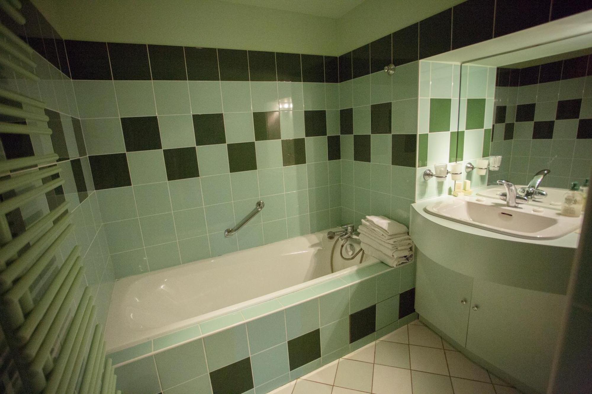 Le Bonheur Dans Le Pre Hotel Lucinges Eksteriør billede